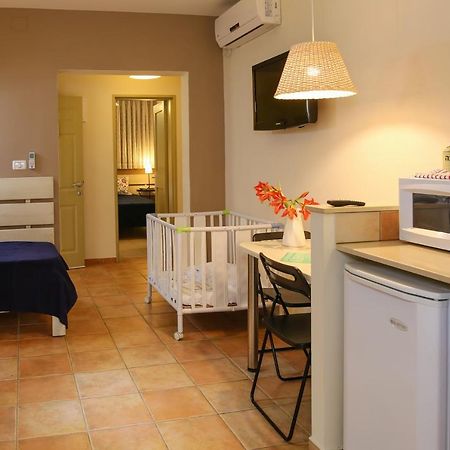 Shaar Hagolan Kibbutz Country Lodging Exteriör bild