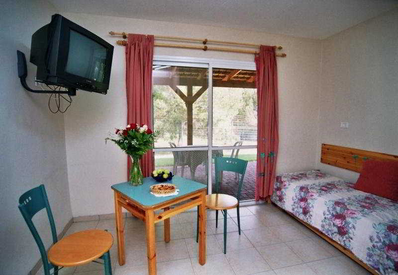 Shaar Hagolan Kibbutz Country Lodging Hotell Exteriör bild